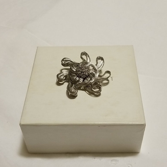 Pin - Picture 2 of 2